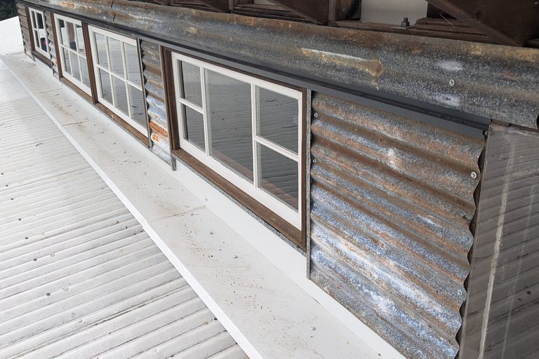 Rustic hardwood cladding on Byron hinterland barn